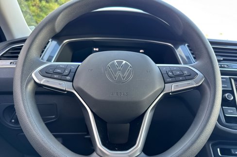 Used 2022 Volkswagen Tiguan S image 24