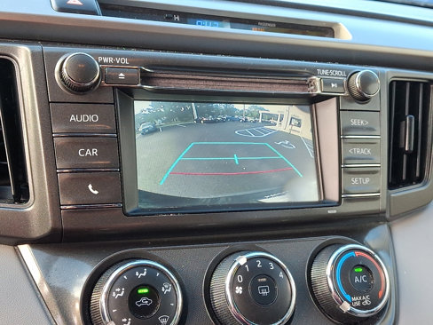 Used 2015 Toyota RAV4 LE image 18