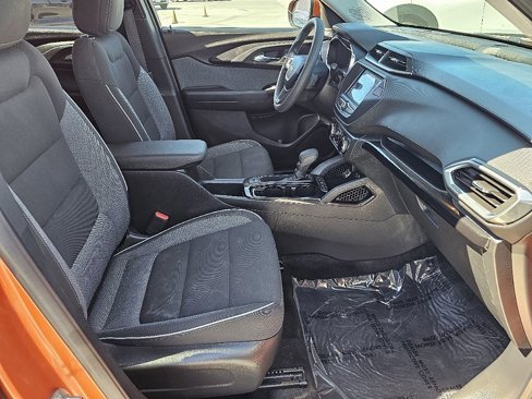 Used 2022 Chevrolet TrailBlazer LT w/ LPO, Blackout Package image 17