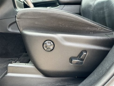 Used 2019 Jeep Grand Cherokee Limited image 11