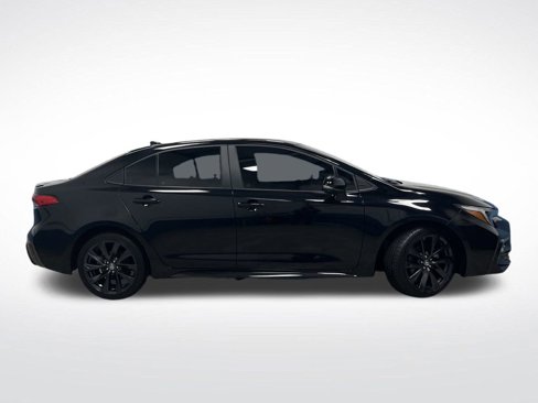 Used 2023 Toyota Corolla SE image 2
