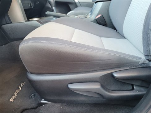 Used 2015 Toyota RAV4 XLE image 21