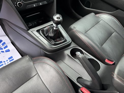 Used 2018 Hyundai Elantra Sport image 13