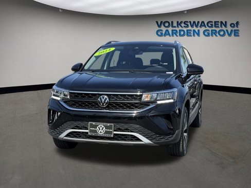 Used 2024 Volkswagen Taos SE image 4