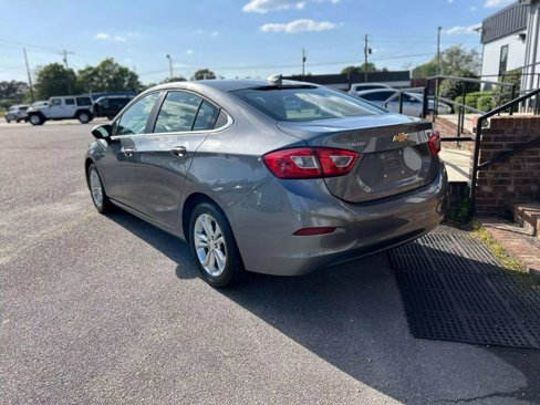 Used 2019 Chevrolet Cruze LT image 8