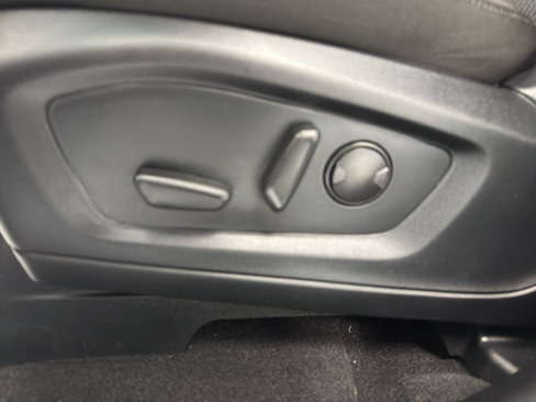 Used 2024 Ford Explorer XLT image 15