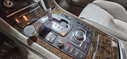 Used 2007 Audi S8 image 18