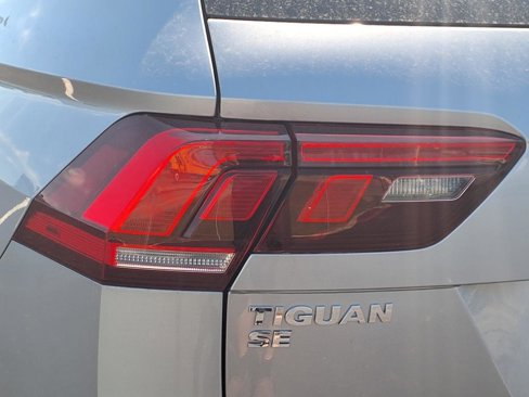 Used 2021 Volkswagen Tiguan SE image 24