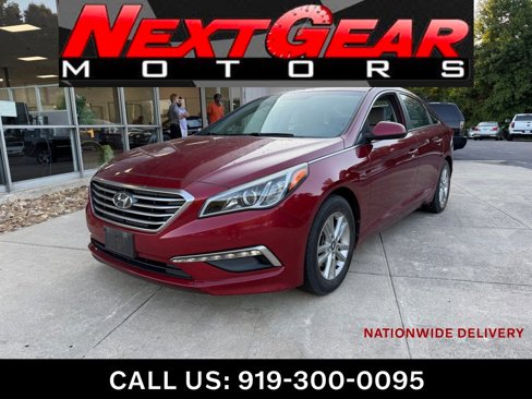 Used 2015 Hyundai Sonata SE image 1