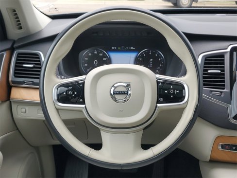 Used 2022 Volvo XC90 T6 Momentum image 29