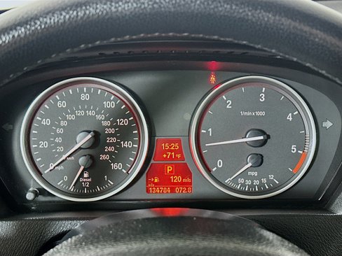 Used 2012 BMW X5 xDrive35d image 12