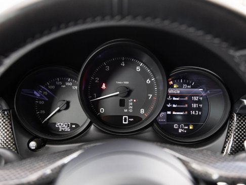 Certified 2022 Porsche Macan image 14