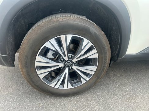 Used 2023 Nissan Rogue SV image 10