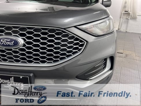 Used 2023 Ford Edge SEL image 11