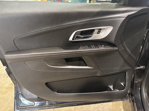 Used 2015 Chevrolet Equinox LT w/ Driver Convenience Package image 17