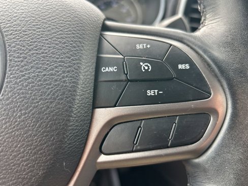 Used 2019 Jeep Cherokee Limited image 20