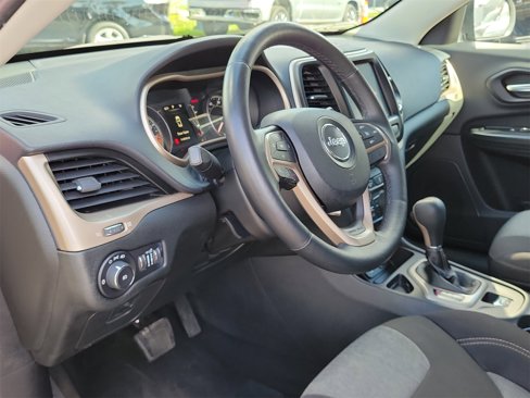 Used 2014 Jeep Cherokee Latitude w/ Cold Weather Group image 10