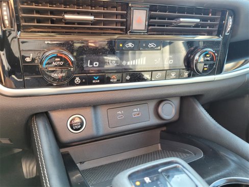 Used 2023 Nissan Rogue SL w/ SL Premium Package image 25