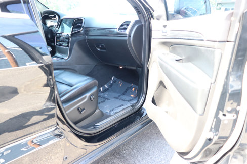 Used 2020 Jeep Grand Cherokee Limited w/ Luxury Group II image 15