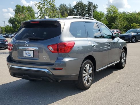 Used 2020 Nissan Pathfinder SV image 5