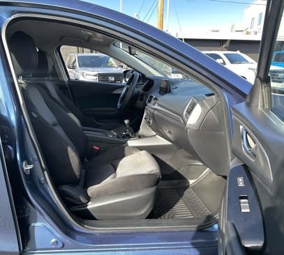Used 2017 MAZDA MAZDA3 Sport image 9
