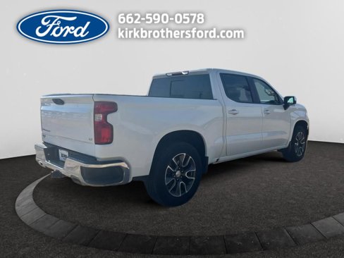 Used 2023 Chevrolet Silverado 1500 LT w/ Z71 Off-Road Package image 6