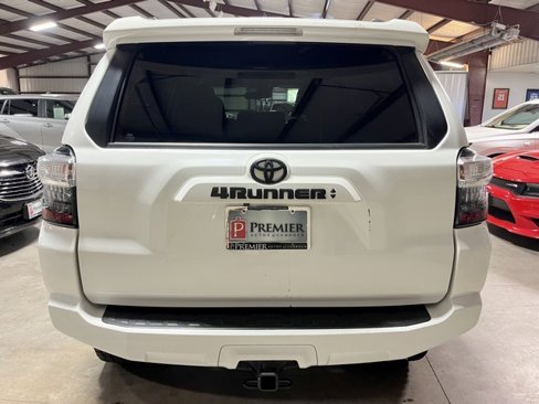 Used 2021 Toyota 4Runner SR5 image 3