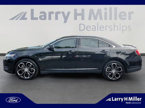 Used 2015 Ford Taurus SHO image 2