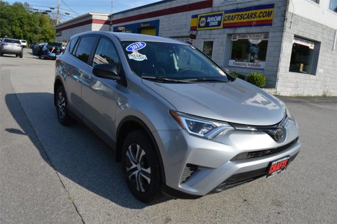 Used 2018 Toyota RAV4 LE image 7