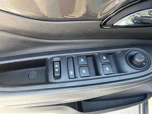 Used 2018 Buick Encore Sport Touring image 34