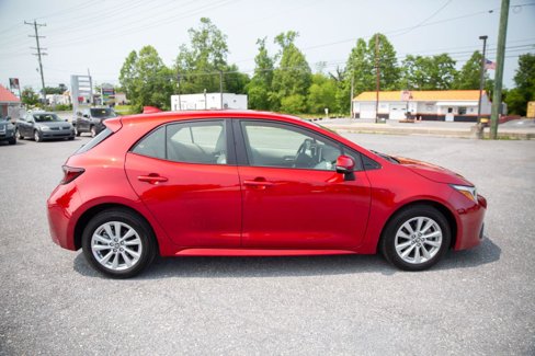 Used 2025 Toyota Corolla SE image 2