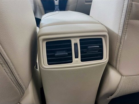 Used 2019 Nissan Rogue SL w/ Premium Package image 24