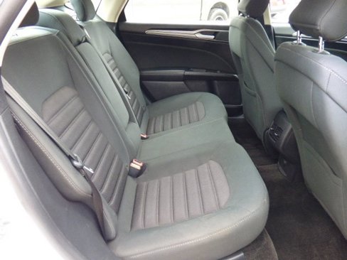 Used 2018 Ford Fusion SE image 7
