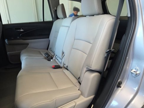 Used 2017 Honda Pilot Touring image 10