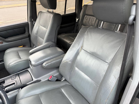 Used 2001 Toyota Land Cruiser image 16