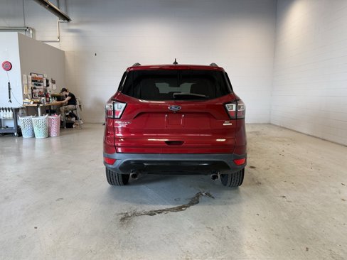 Used 2018 Ford Escape SE w/ SE Sport Appearance Package image 5