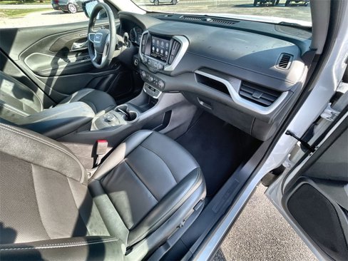 Used 2024 GMC Terrain SLT image 36