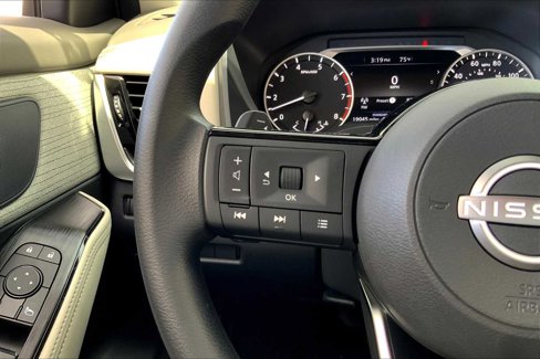 Used 2023 Nissan Rogue SV image 23