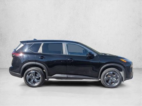 Used 2024 Nissan Rogue SV image 4