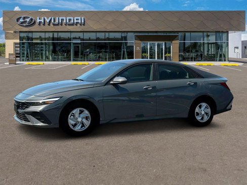 New 2025 Hyundai Elantra SE image 2