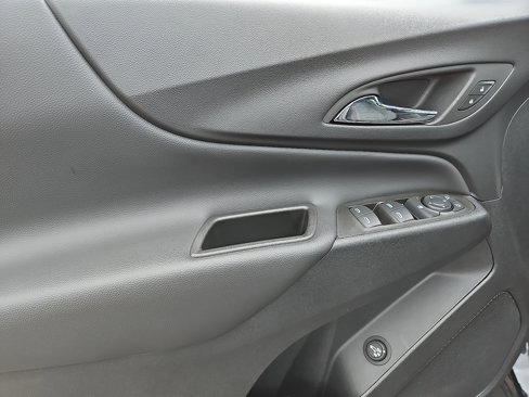 Used 2022 Chevrolet Equinox LT image 12