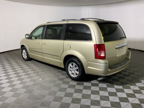 Used 2010 Chrysler Town & Country Touring w/ Family Value Group image 11