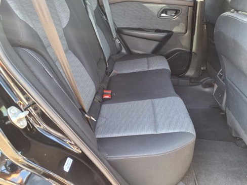 Used 2021 Nissan Rogue SV image 14