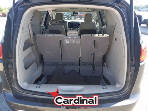 Used 2020 Chrysler Pacifica Touring-L w/ Tire & Wheel Group image 9