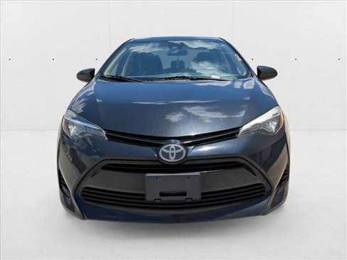 Used 2017 Toyota Corolla LE image 2