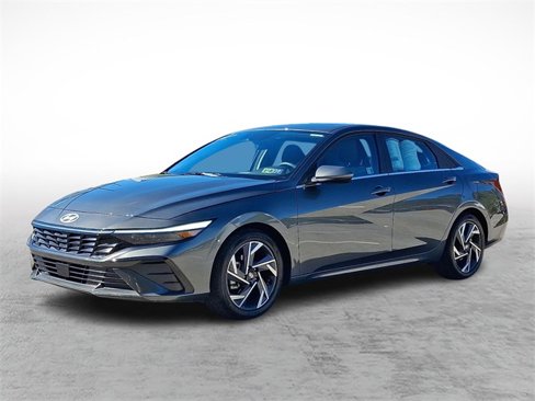 Certified 2025 Hyundai Elantra SEL image 3