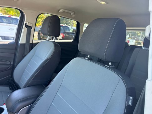 Used 2016 Ford Escape SE w/ Equipment Group 201A image 28