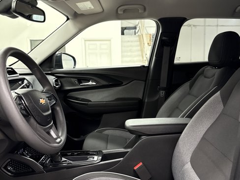 Used 2023 Chevrolet TrailBlazer LT w/ Convenience Package image 4