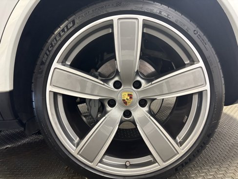 Certified 2023 Porsche Cayenne S image 51