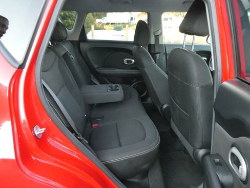 Used 2016 Kia Soul + image 25